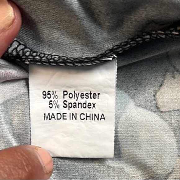 Black and Pink Floral Relaxed Blouse - Picture 5 of 9